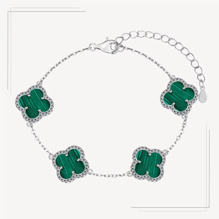 Brățară din argint cu detalii verzi tip trifoi și margini strălucitoare – Hannah – Design elegant de la Masiri.ro