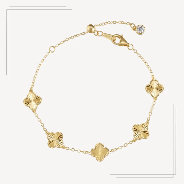 Brățară din argint placat cu aur, eleganta cu elemente în formă de trifoi – Josephine – Design elegant de la Masiri.ro