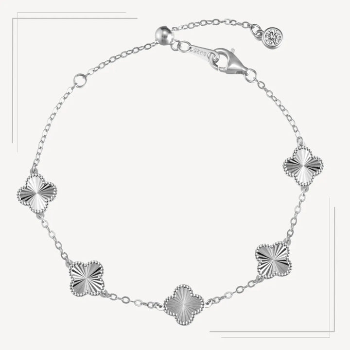 Brățară din argint eleganta cu elemente în formă de trifoi – Ruby – Design elegant de la Masiri.ro
