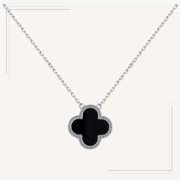 Colier din argint cu pandantiv trifoi negru – Grace – Design elegant de la Masiri.ro