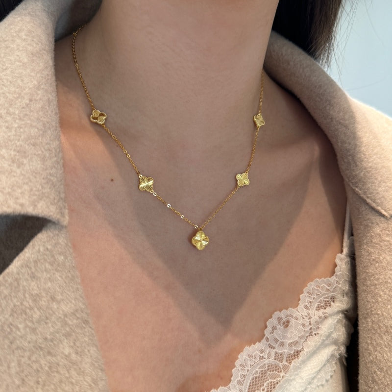 Colier din argint placat cu aur, eleganta cu elemente în formă de trifoi - Josephine 2