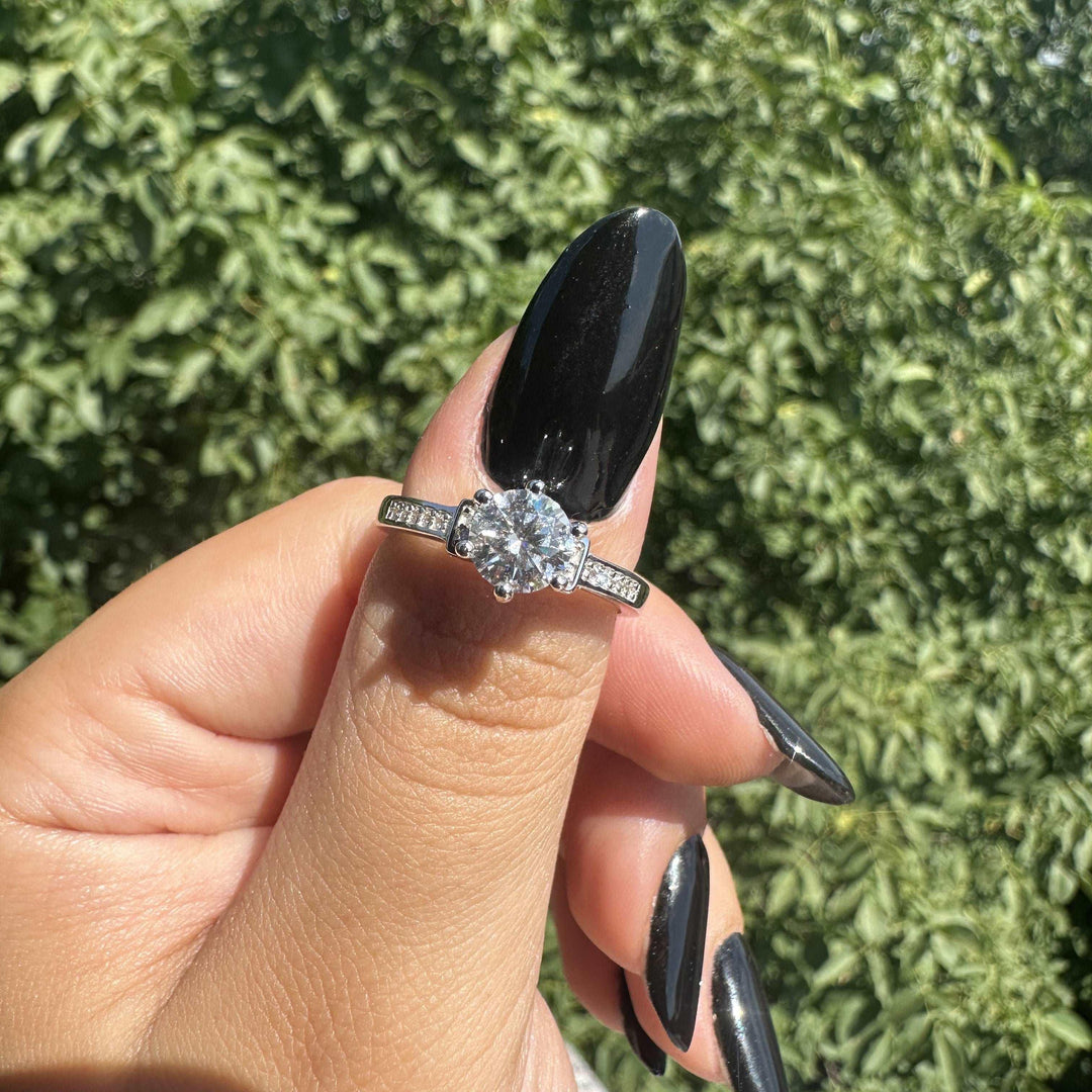 Inel din Argint cu Diamant Moissanite Forever in love – IM09 – Design elegant de la Masiri.ro