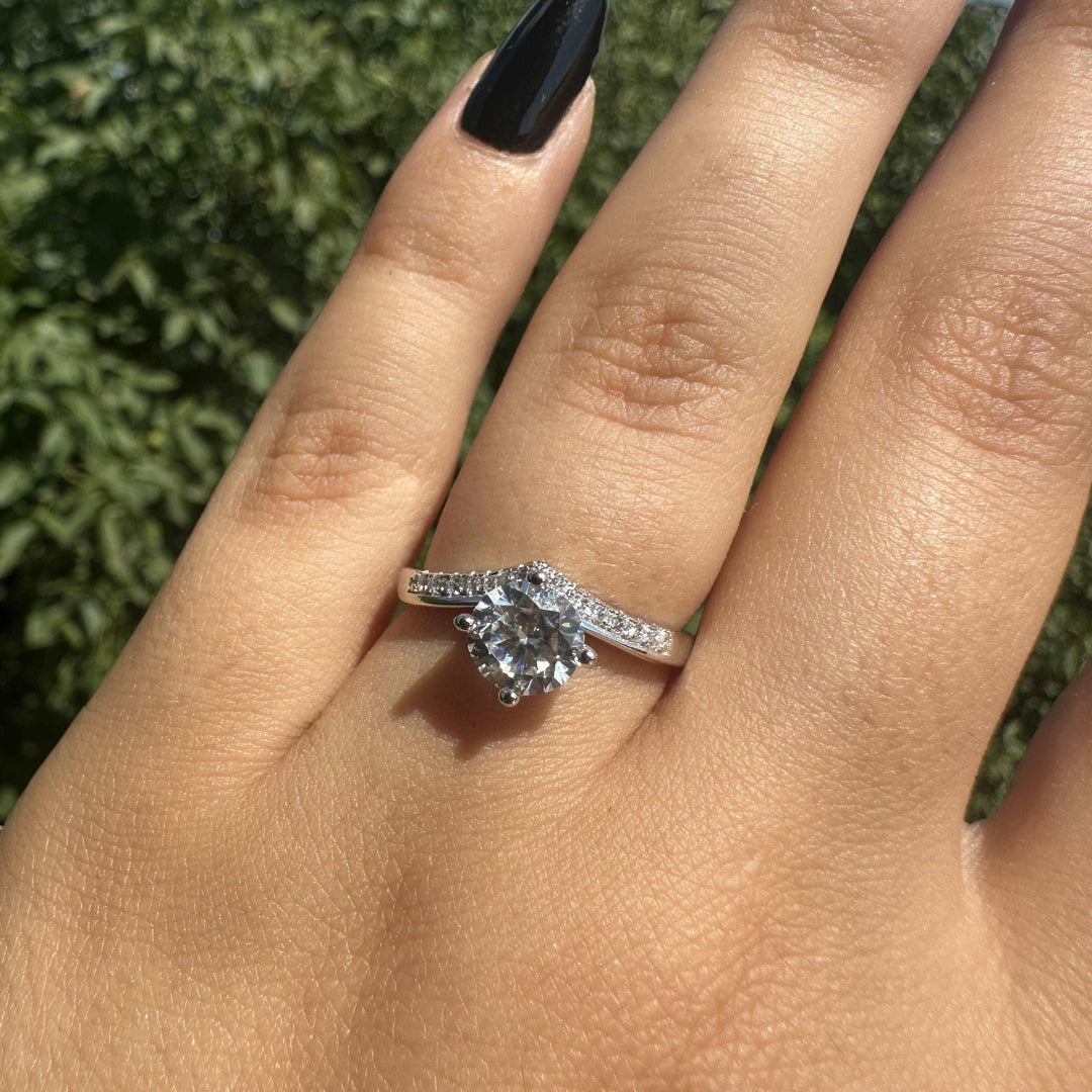 Inel din Argint Diamant cu Moissanite Arrow – IM07 – Design elegant de la Masiri.ro