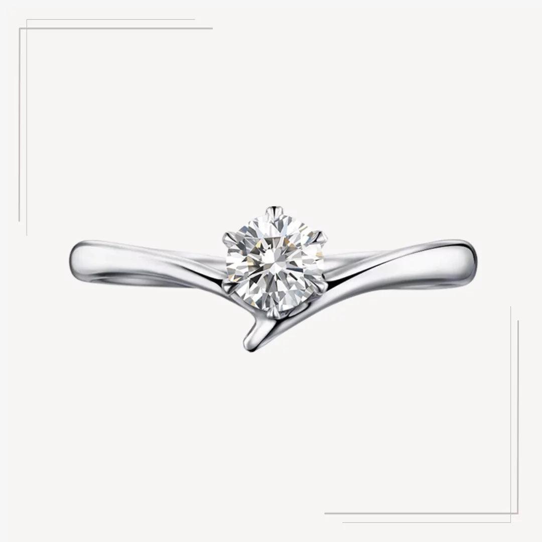 Inel din argint cu piatră rotundă și design asimetric elegant – I26 – Design elegant de la Masiri.ro