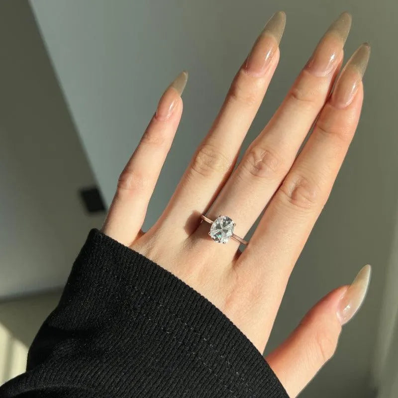 Inel din argint cu diamant Moissanite tăietură clasică – Gabriella – Design elegant de la Masiri.ro