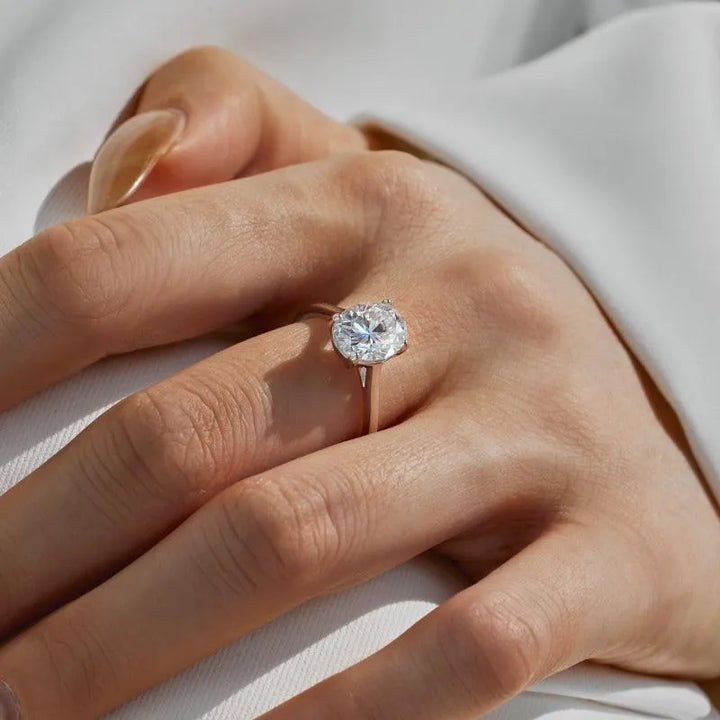 Inel din argint cu diamant Moissanite tăietură clasică – Gabriella – Design elegant de la Masiri.ro