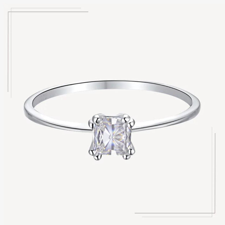 Inel din argint cu piatră pătrată și design minimalist – I40 – Design elegant de la Masiri.ro