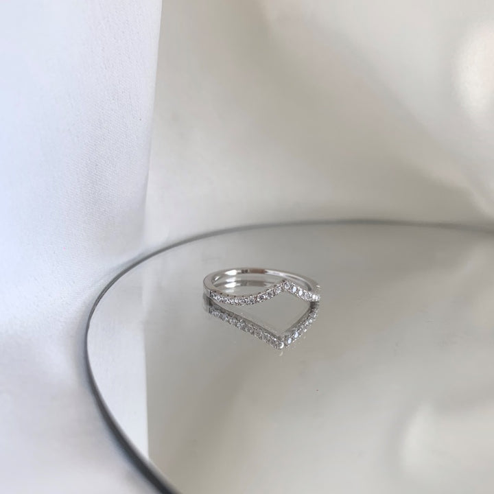 Inel din Argint cu pietre in formă V elegantă – Julia3