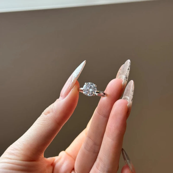 Inel din argint elegant cu piatră solitare – Melody 1