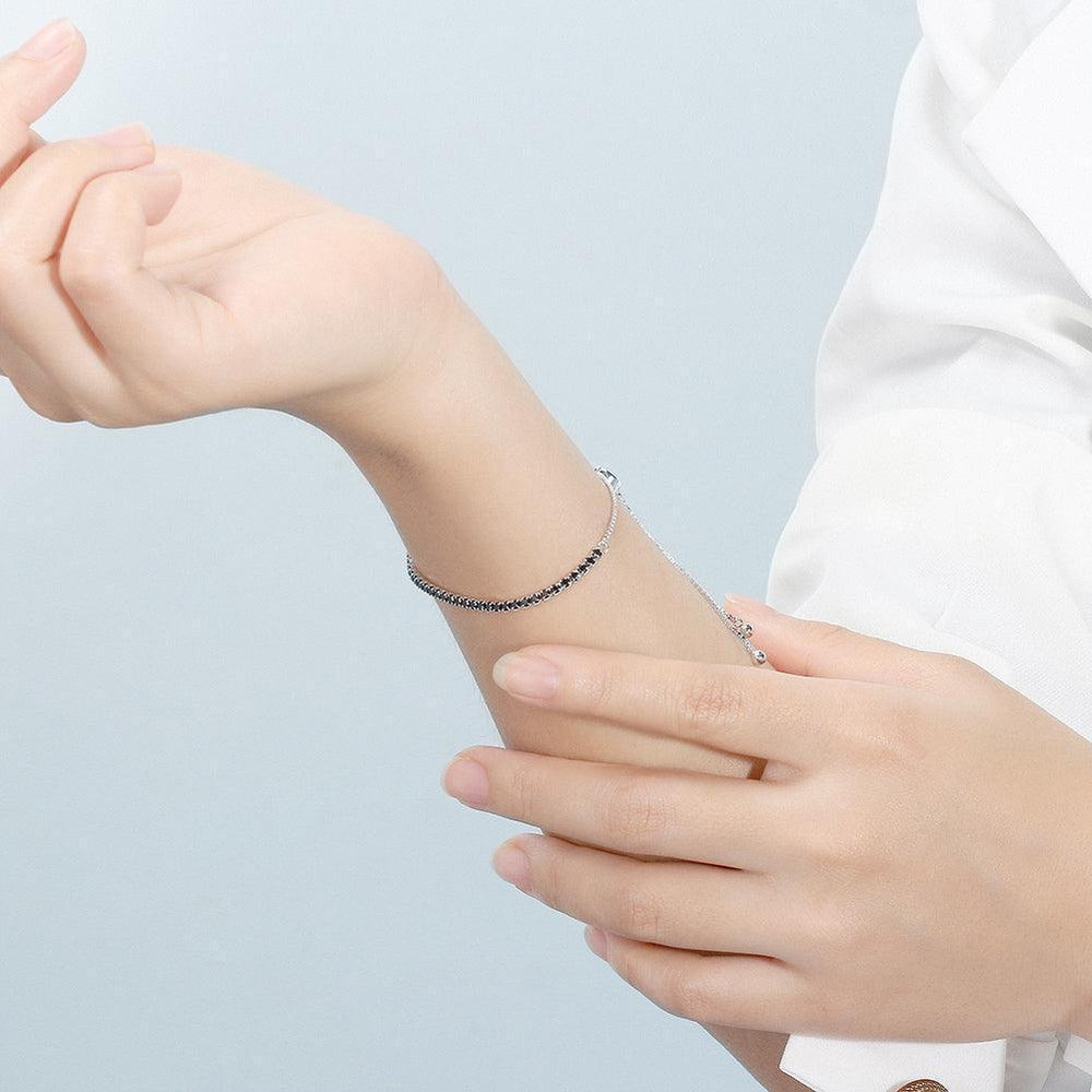 Brățară tennis din argint cu pietre negre și închidere ajustabilă – B10 Negru – Design elegant de la Masiri.ro