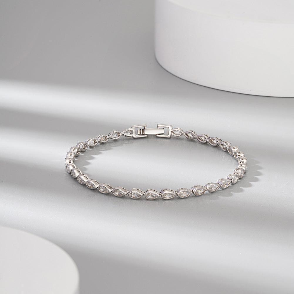 Brățară tennis din argint cu design sofisticat și pietre lacrimă – Tear B76 – Design elegant de la Masiri.ro