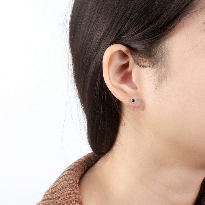 Cercei din argint cu design rotund si piatra neagra - C31 – Design elegant de la Masiri.ro