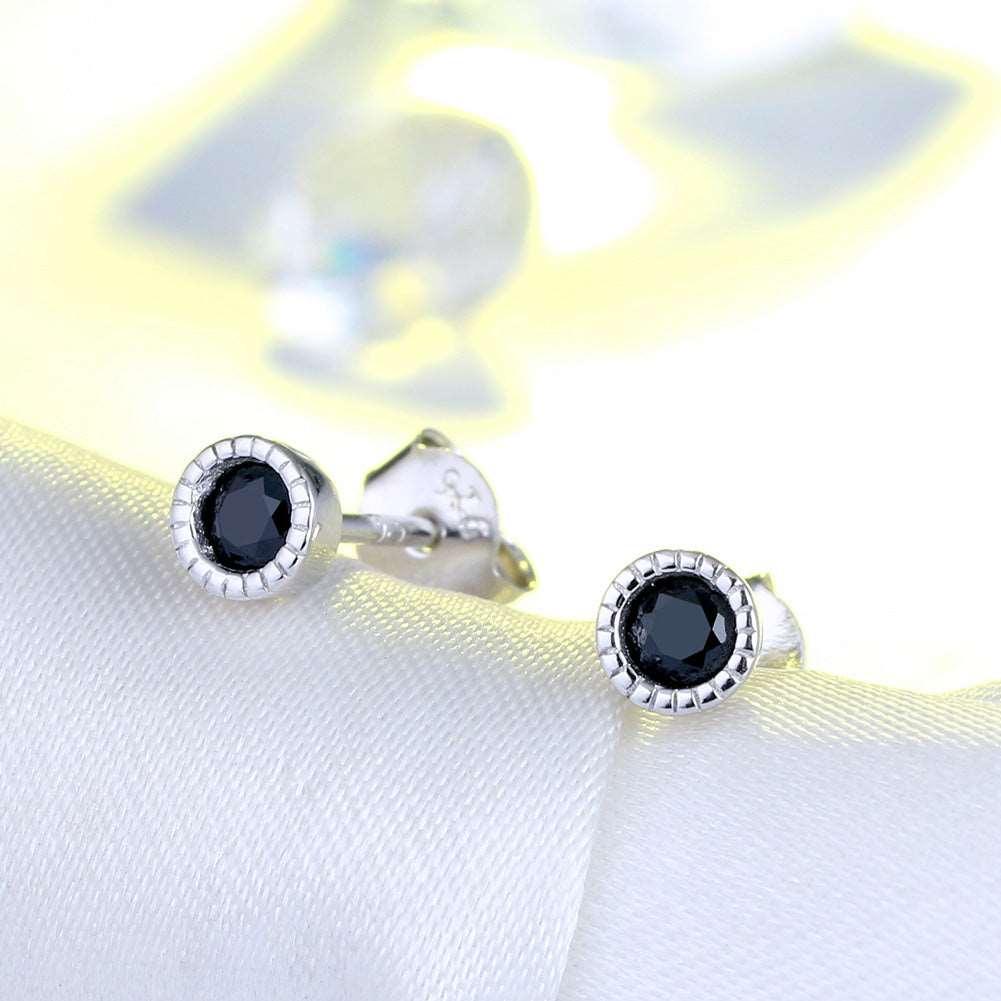 Cercei din argint cu design rotund si piatra neagra - C31 – Design elegant de la Masiri.ro