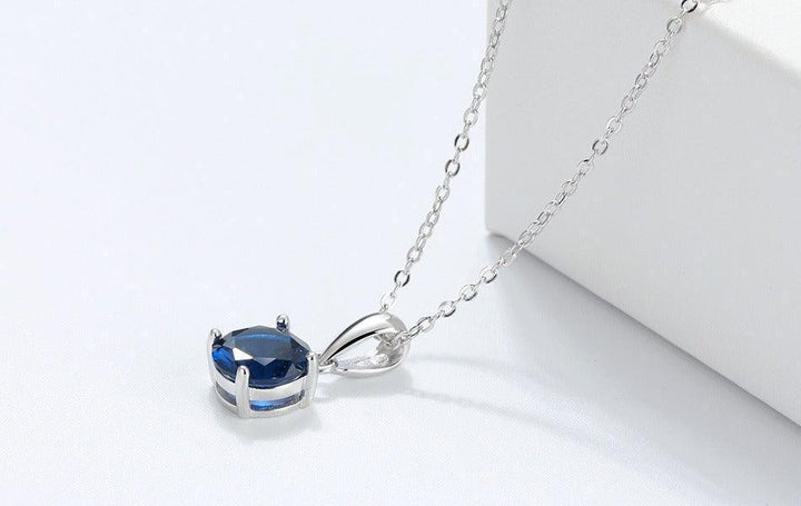 Colier din argint cu pandantiv rotund și zirconiu albastru intens - L14 – Design elegant de la Masiri.ro