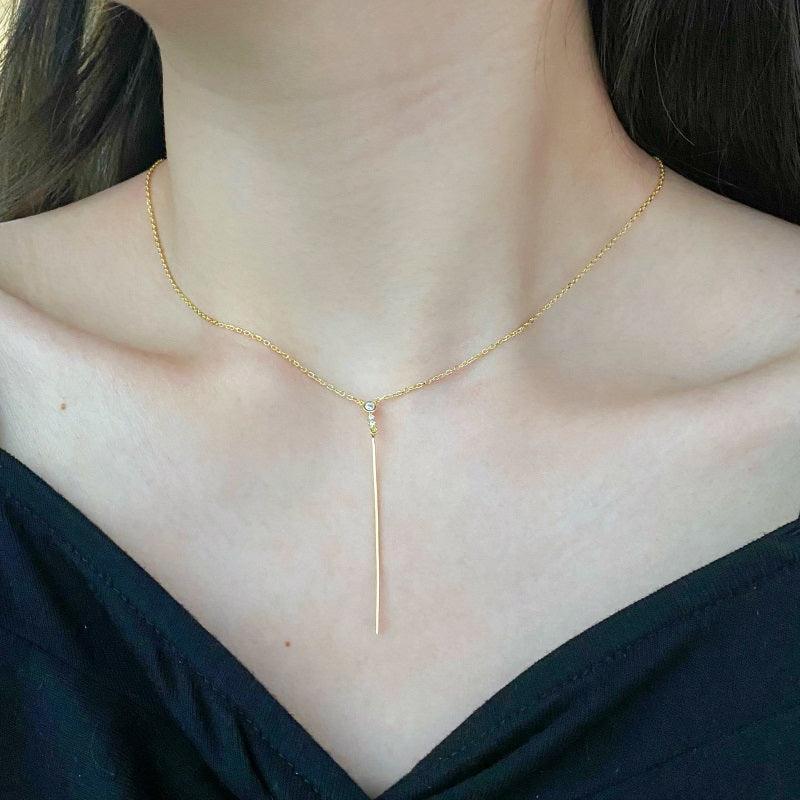 Colier din argint placat cu aur, design minimalist vertical cu zirconiu - L53 – Design elegant de la Masiri.ro