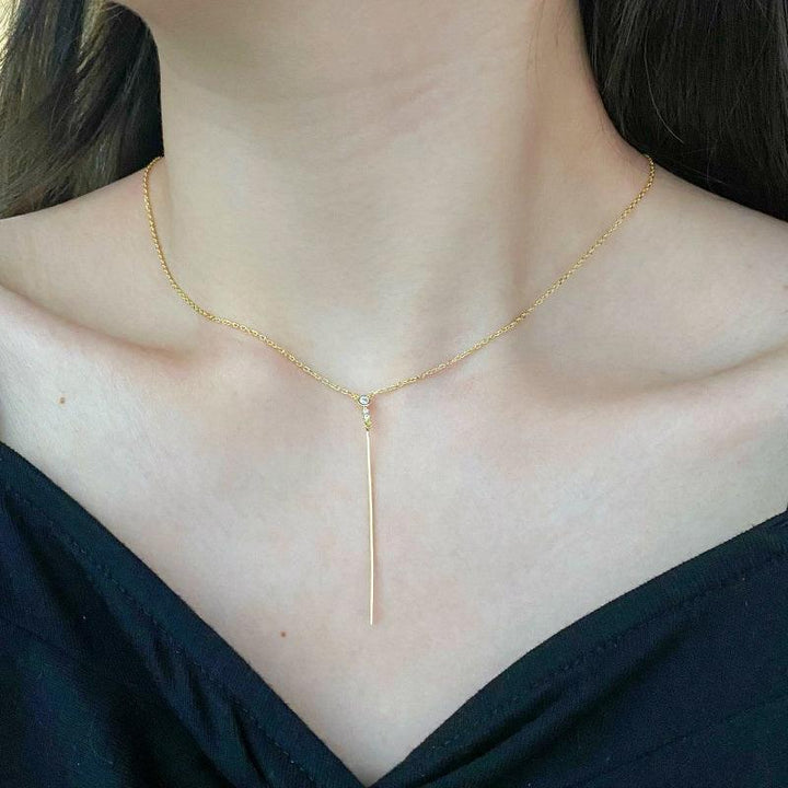 Colier din argint placat cu aur, design minimalist vertical cu zirconiu - L53 – Design elegant de la Masiri.ro