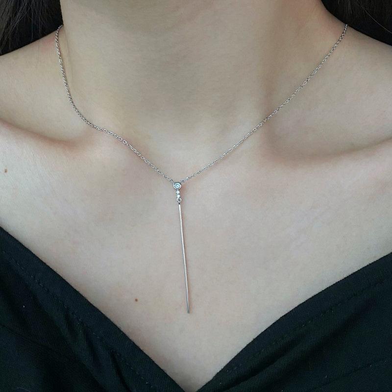 Colier din argint cu design minimalist vertical cu zirconiu - L52 – Design elegant de la Masiri.ro