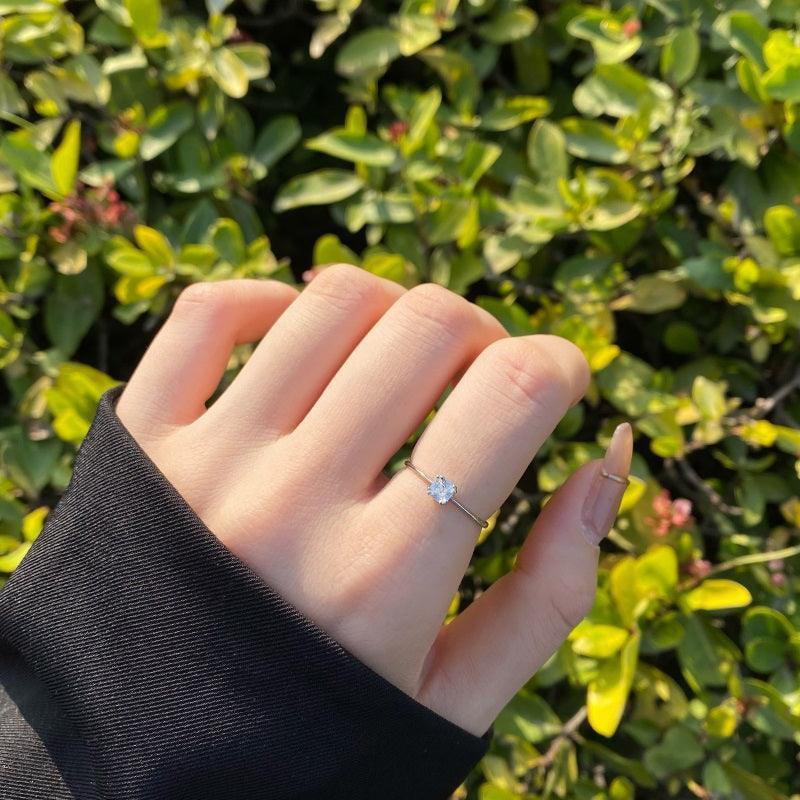 Inel din argint cu piatră pătrată și design minimalist – I40 – Design elegant de la Masiri.ro