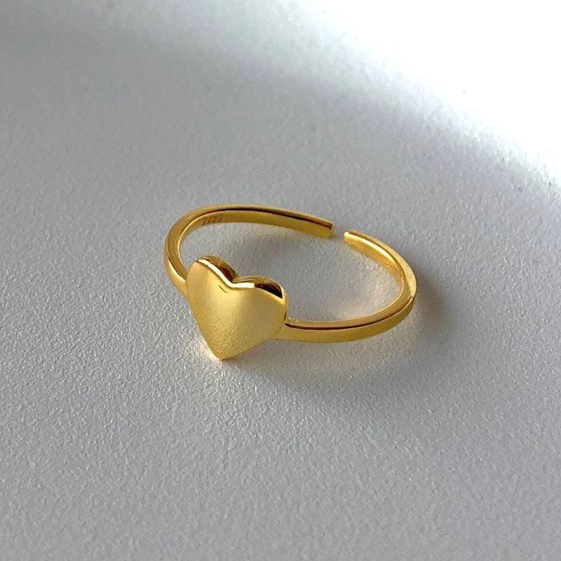 Inel din argint placat cu aur, cu inimă plină minimalistă – I38 – Design elegant de la Masiri.ro