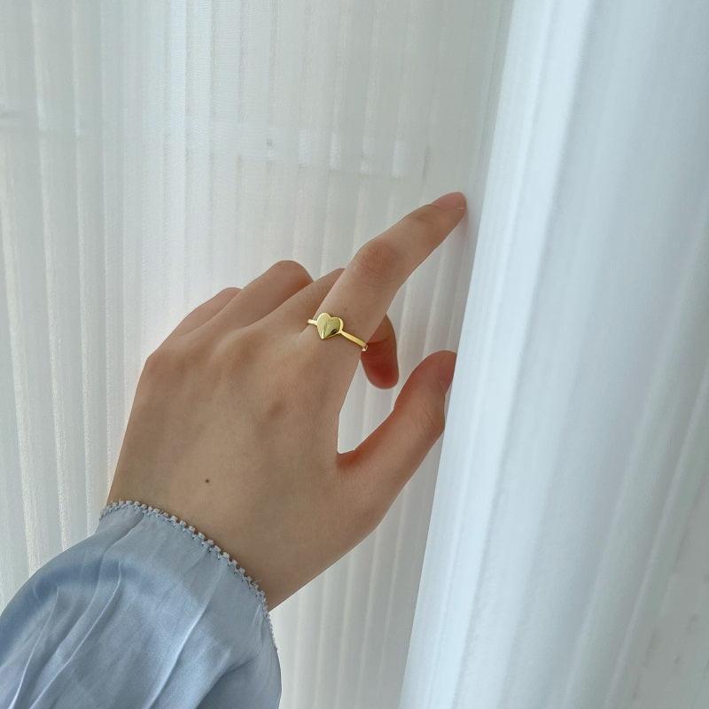 Inel din argint placat cu aur, cu inimă plină minimalistă – I38 – Design elegant de la Masiri.ro