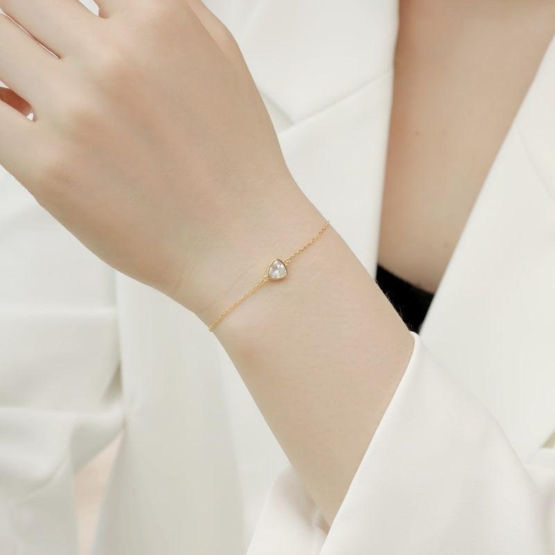 Brățară minimalistă din argint placat cu aur și zircon strălucitor – B45 – Design elegant de la Masiri.ro