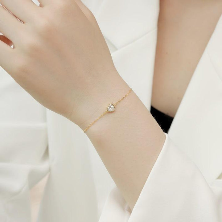 Brățară minimalistă din argint placat cu aur și zircon strălucitor – B45 – Design elegant de la Masiri.ro