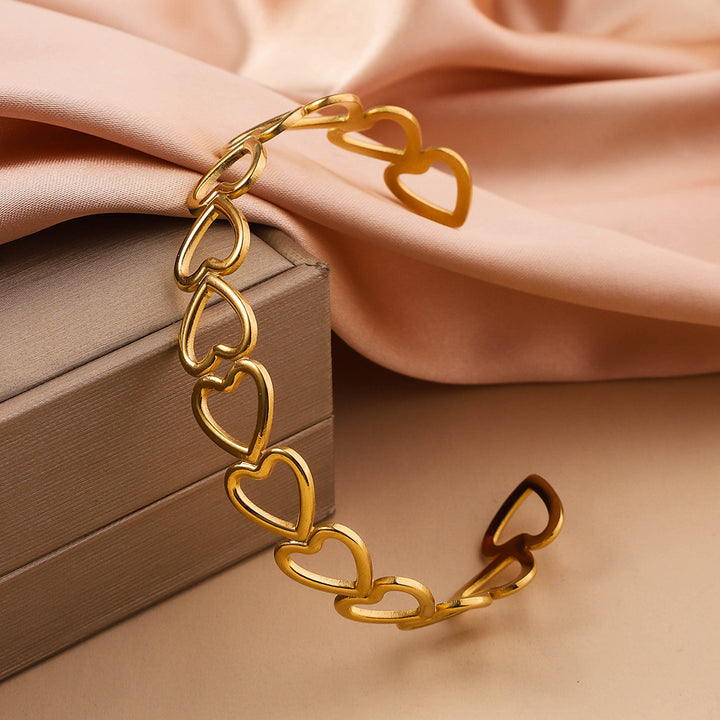 Bratara Gold Heart Chain4