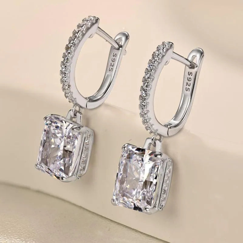 Cercei din argint cu design elegant si detalii strălucitoare - Olivia – Design elegant de la Masiri.ro