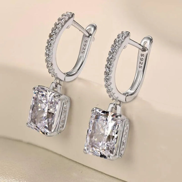 Cercei din argint cu design elegant si detalii strălucitoare - Olivia – Design elegant de la Masiri.ro