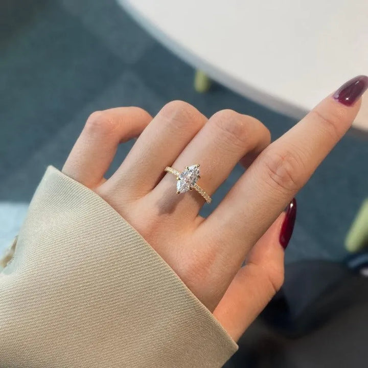 Inel din argint statement cu piatră marquise – Sophie – Design elegant de la Masiri.ro