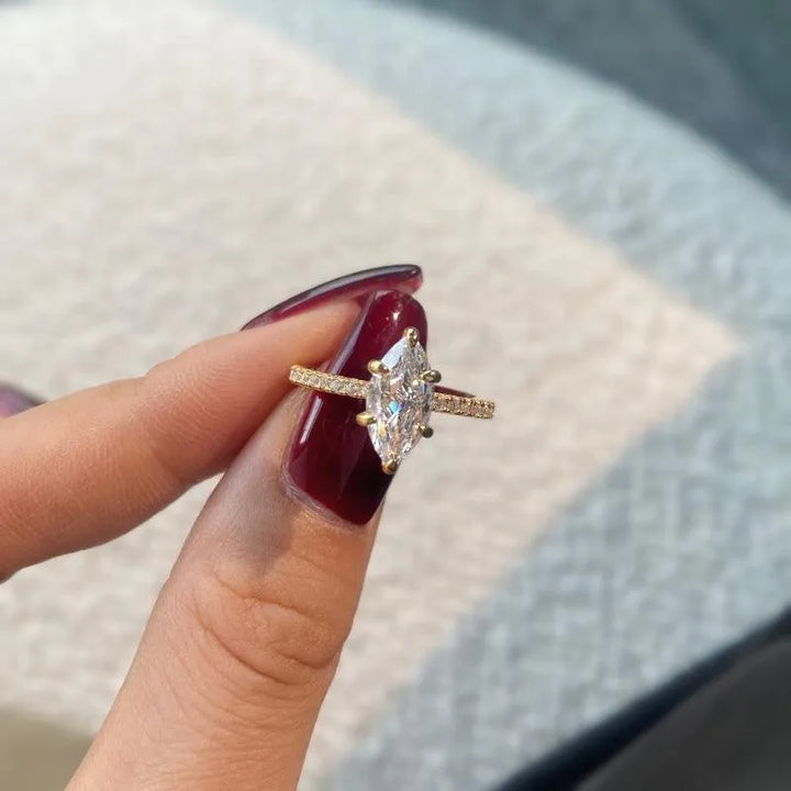 Inel din argint statement cu piatră marquise – Sophie – Design elegant de la Masiri.ro