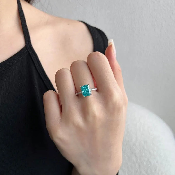 Inel din argint elegant cu piatră pătrată – Valentina – Design elegant de la Masiri.ro