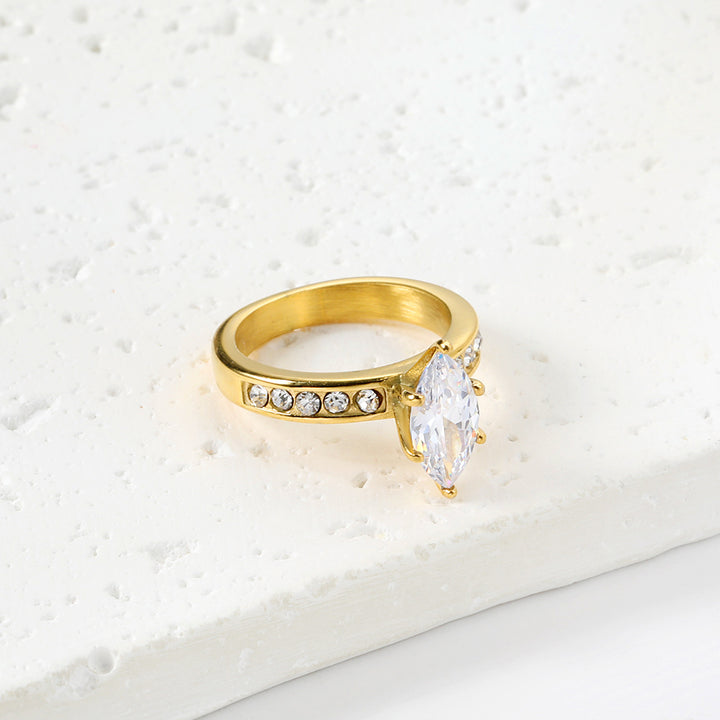 Inel Gold Marquise1