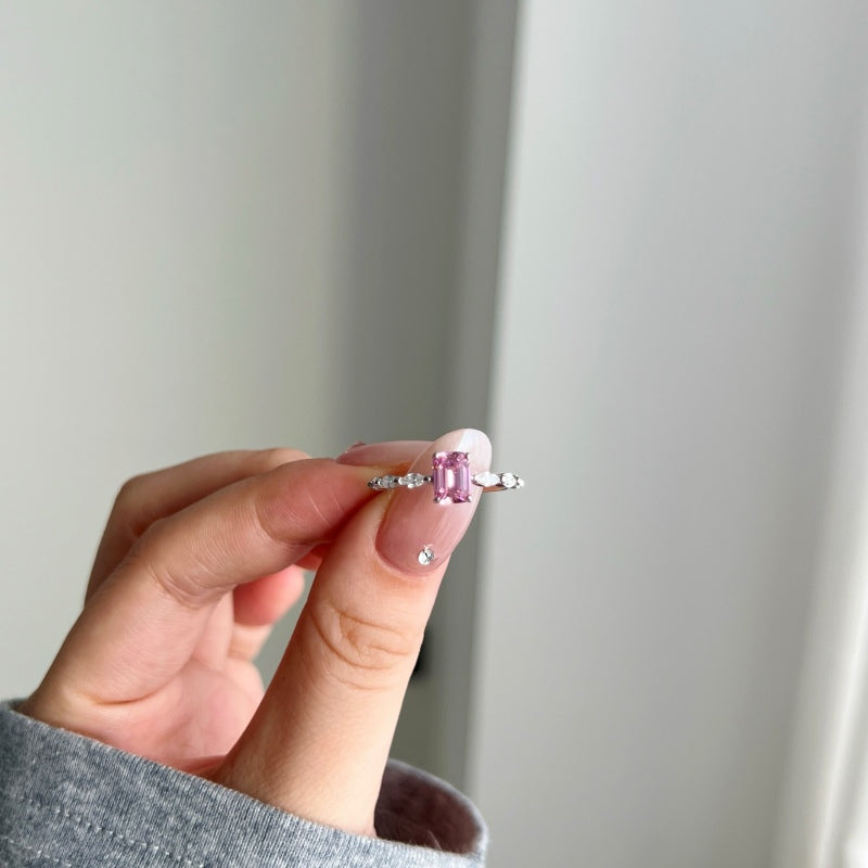 Inel din argint cu piatră centrală roz – Millie