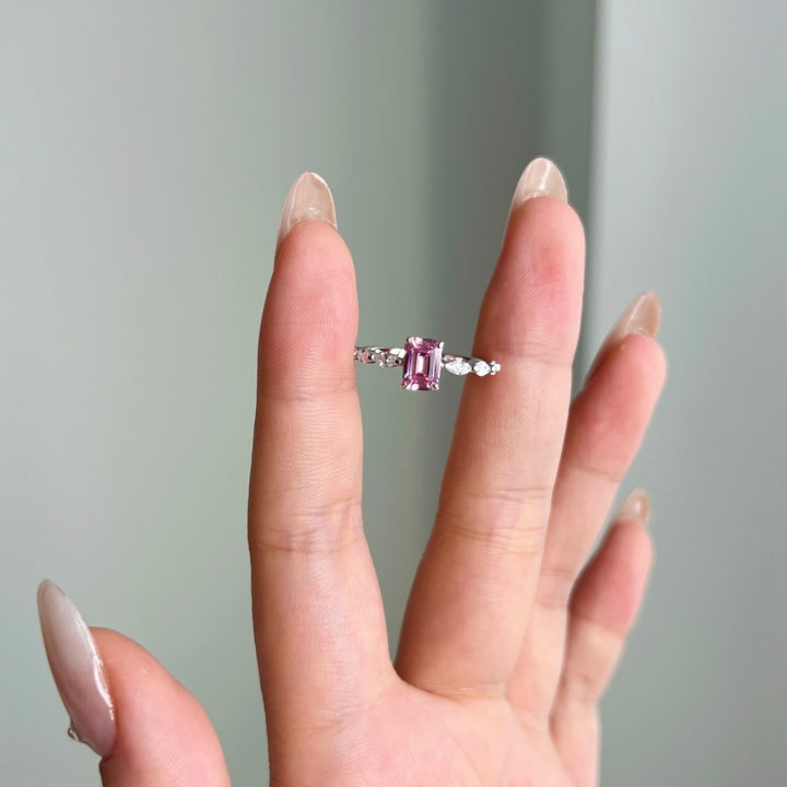 Inel din argint cu piatră centrală roz – Millie