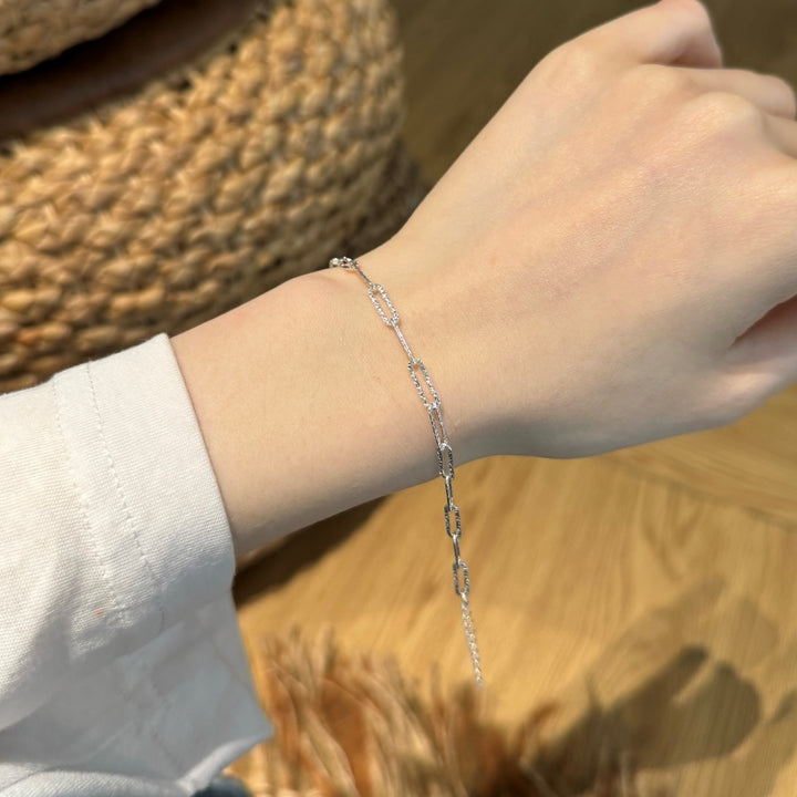 Brățară din argint cu zale texturate tip lanț – Eliza