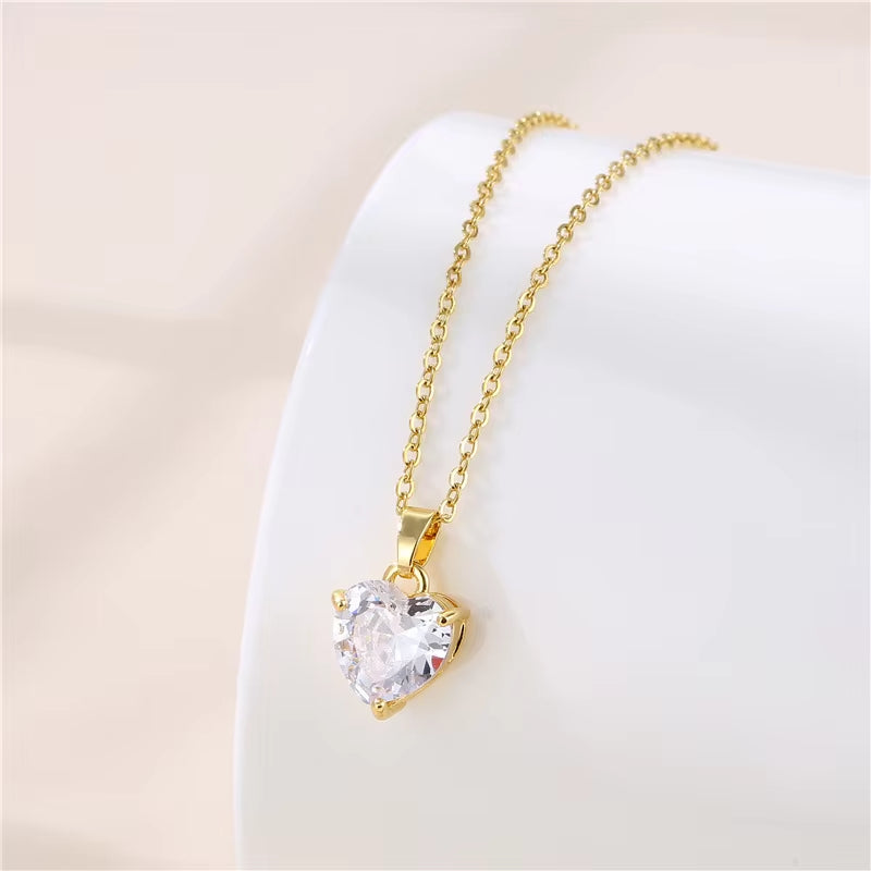 Set Cercei si Colier Gold White Heart4