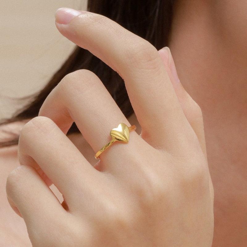 Inel Argint Golden Full Heart Closeup deget